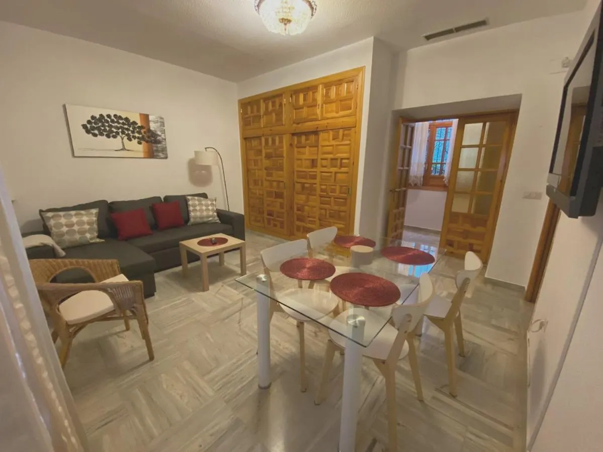Comfortable Apartment In Central Cordoba 42 M² Parking Spain