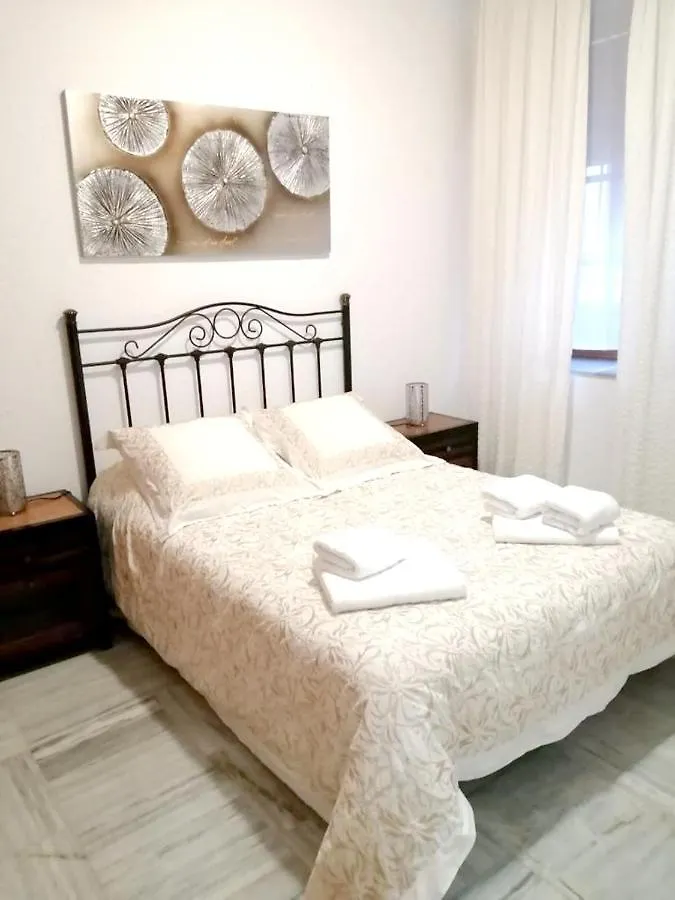 Comfortable Apartment In Central Cordoba 42 M² Parking 0*,